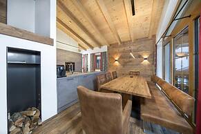 Chalet With Shared Swimming Pool