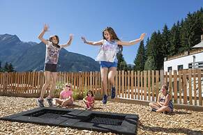 Chalet With Shared Swimming Pool
