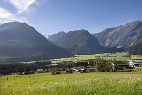 Chalet With Shared Swimming Pool