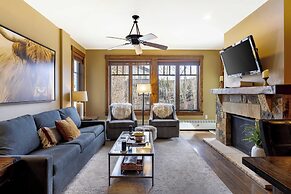 Steps to Lifts, Peak 9, Main Street Balcony, Lounge Pool Water House 5