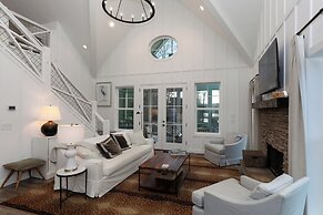 Scenic 4BR 2BA Lake Burton Home