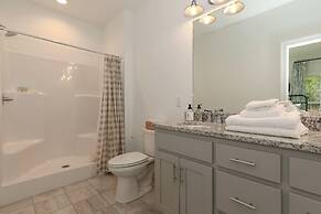 Scenic 4BR 2BA Lake Burton Home