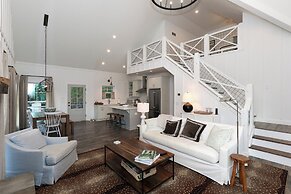 Scenic 4BR 2BA Lake Burton Home