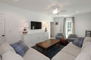 Scenic 4BR 2BA Lake Burton Home