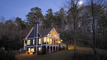 Scenic 4BR 2BA Lake Burton Home