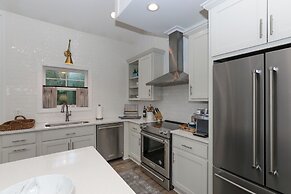 Scenic 4BR 2BA Lake Burton Home