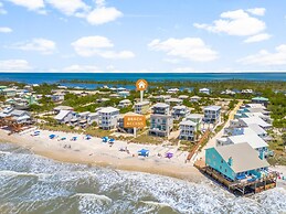 Pet Friendly Beach House - Beach Hop