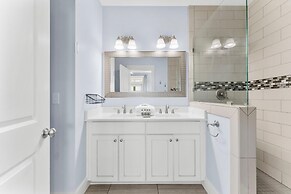 Pet Friendly Beach House - Beach Hop