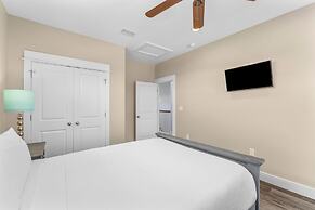 Pet Friendly Beach House - Beach Hop