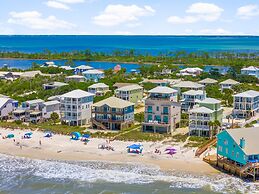 Pet Friendly Beach House - Beach Hop