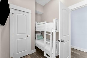 Pet Friendly Beach House - Beach Hop