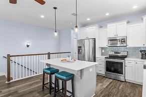 Pet Friendly Beach House - Beach Hop