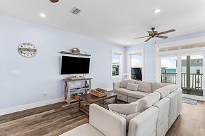 Pet Friendly Beach House - Beach Hop