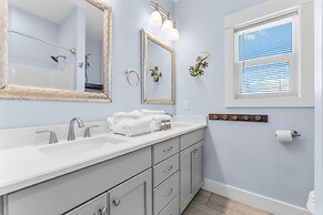 Pet Friendly Beach House - Beach Hop