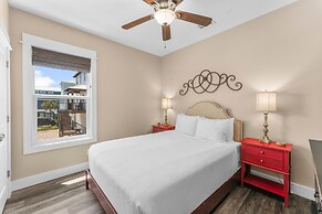 Pet Friendly Beach House - Beach Hop