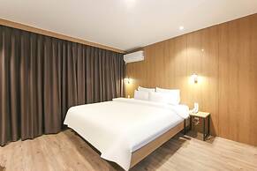 Jeonju Hotel Twosome Stay Junghwasandong
