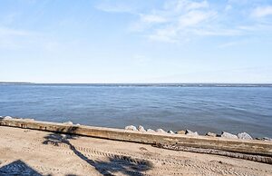 Beautifully Updated 3-bed, 2-bath Oceanfront Retreat