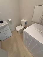 free parking 2Bed family home in AKL CBD