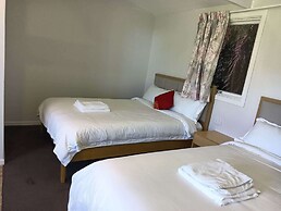 2 double and 1 sofa beds chalet 7D
