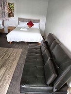 2 double and 1 sofa beds chalet 7D