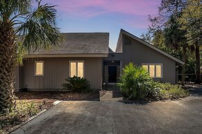 9 Ruddy Turnstone at The Sea Pines Resort