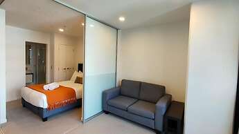 Near Sky Tower Cozy 1B Apt Close to Port