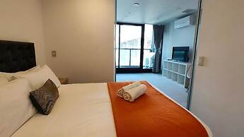 Near Sky Tower Cozy 1B Apt Close to Port