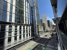 Near Sky Tower Cozy 1B Apt Close to Port