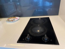 Near Sky Tower Cozy 1B Apt Close to Port