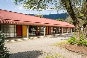 Harrietville Snowline Hotel