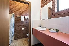 Harrietville Snowline Hotel