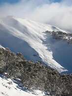 Harrietville Snowline Hotel