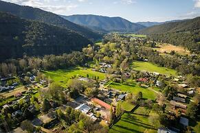 Harrietville Snowline Hotel