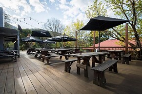 Harrietville Snowline Hotel