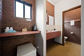 Harrietville Snowline Hotel