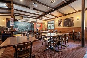 Harrietville Snowline Hotel
