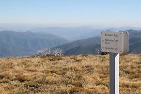 Harrietville Snowline Hotel