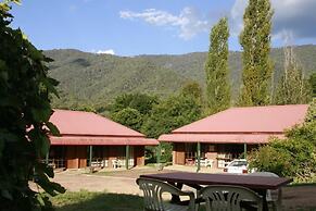Harrietville Snowline Hotel