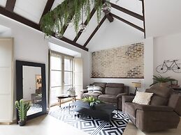 Old City Center Penthouse