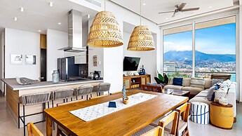 Panoramic Hot Tub Oceanview Penthouse