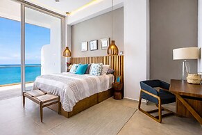 Oceanview Luxury 4BR Penthouse