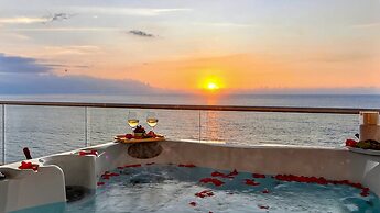 Panoramic Hot Tub Oceanview Penthouse