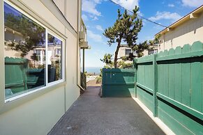 Charming 2BR Ocean Getaway in Pacifica