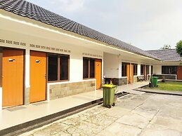 Roemah Kavaleri powered by Cocotel