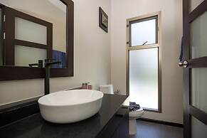 Live the Tropical Dream at Villa Mylico