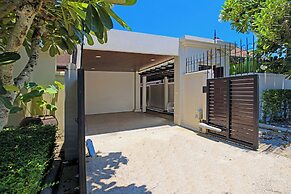 Live the Tropical Dream at Villa Mylico