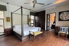 Live the Tropical Dream at Villa Mylico