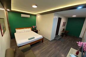 Mom Shie'S Apartelle