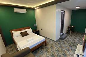 Mom Shie'S Apartelle