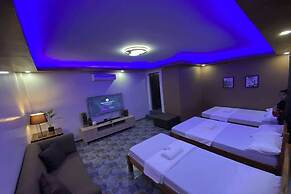 Mom Shie'S Apartelle